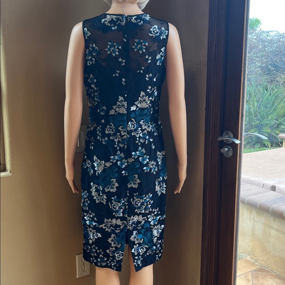 Brocade sleeveless sheath dress - Picture 5 of 13